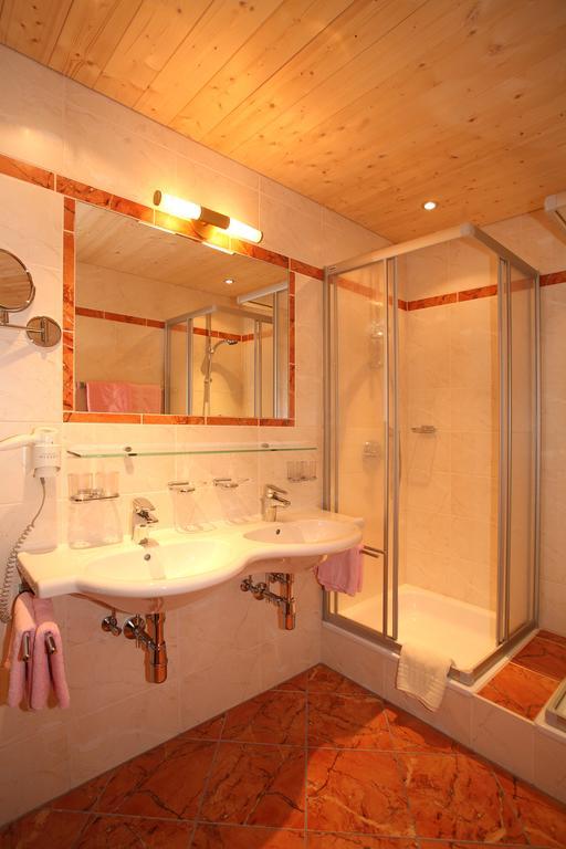 Hotel Silbertal - Almhuetten Sölden Pokoj fotografie